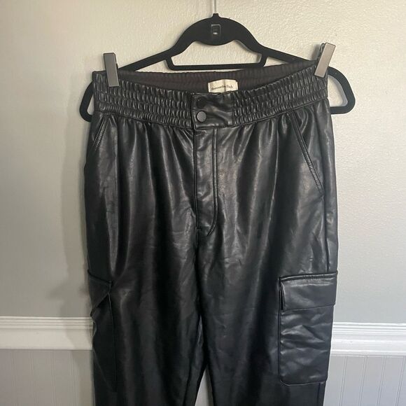 Abercrombie & Fitch Faux Leather Cargo Pants Black Women's Size Medium - Picture 3 of 12